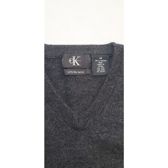 CALVIN KLEIN Sz M 100% Extra Fine Merino Wool Black V-neck Women's Sweater Ca2 - Picture 5 of 6